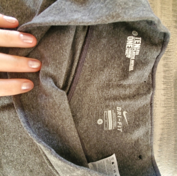 Grey Nike Capris - Picture 2 of 3